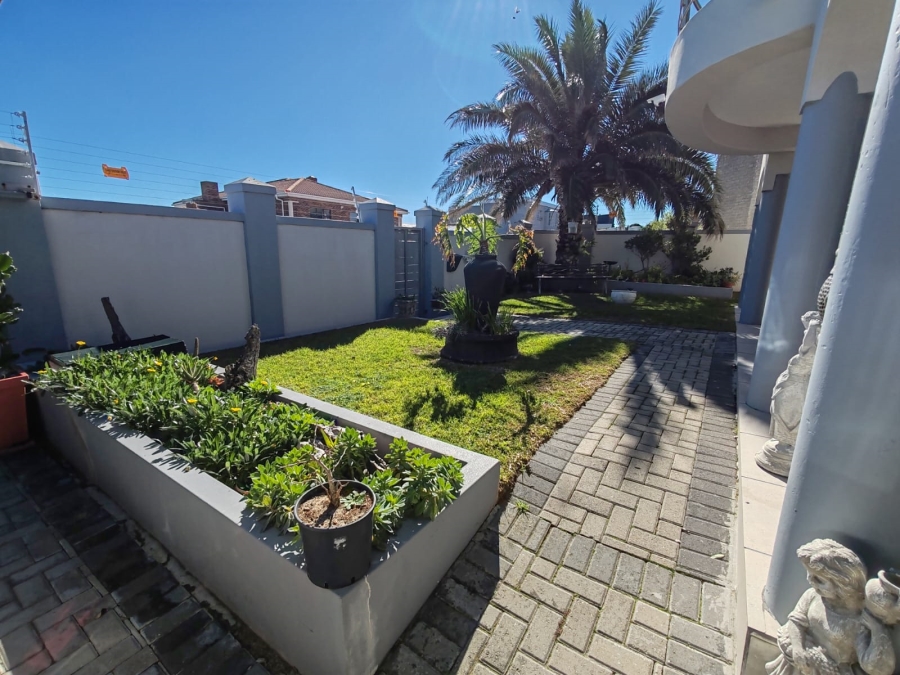 3 Bedroom Property for Sale in De Kelders Western Cape